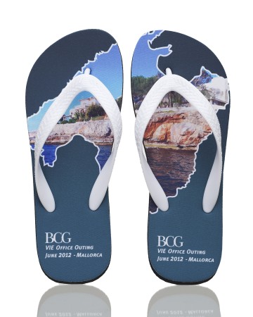 3. Personalized Corporate Gifts